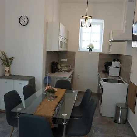 Happyzem Apartmán *